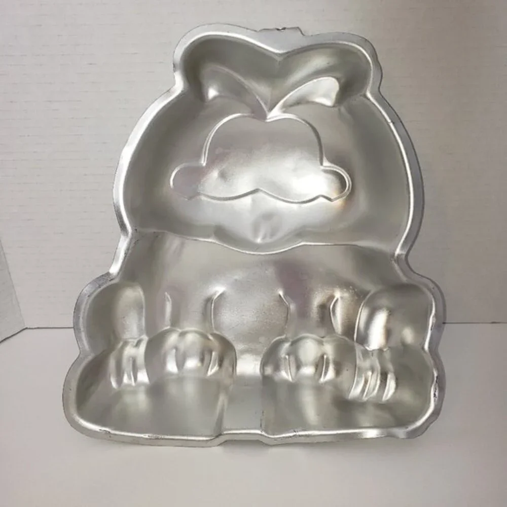 Wilton garfield cake